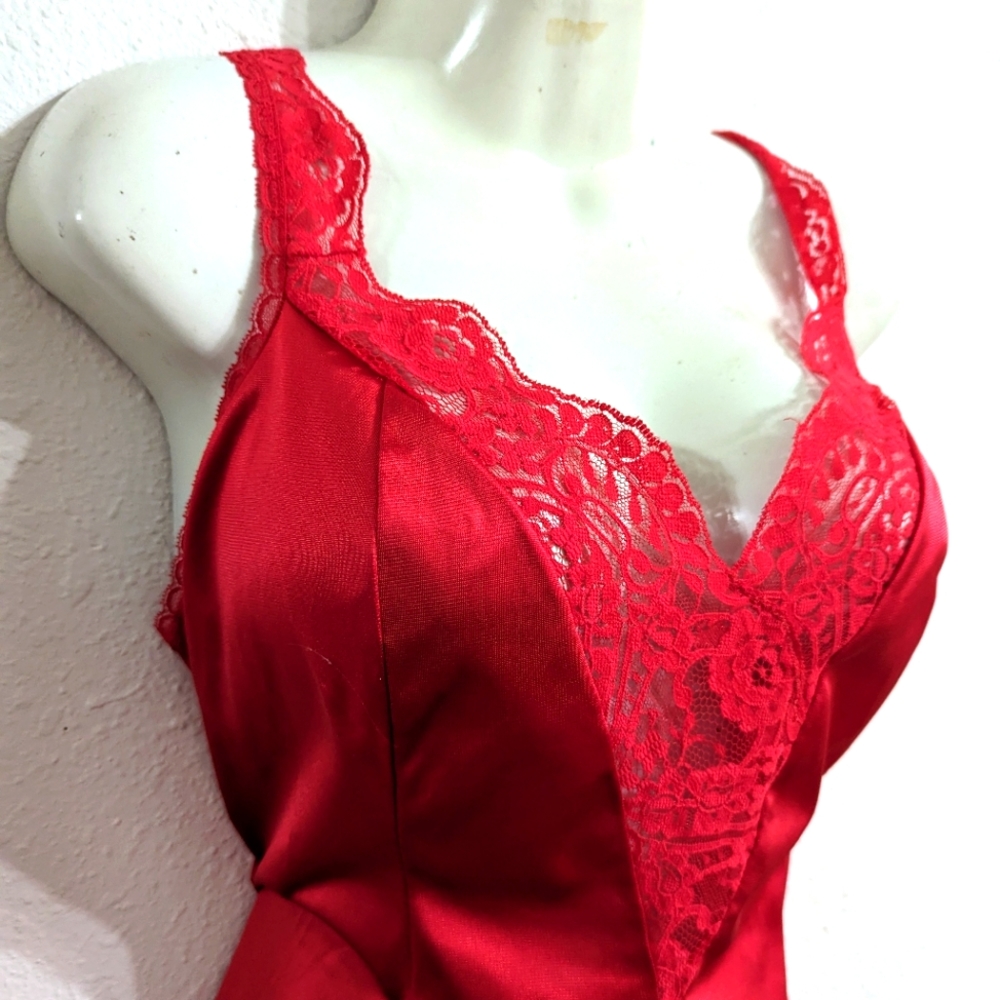 V I N T A G E:: Adonna Red VNeck Lace Nylon Camisole - Picture 4 of 8